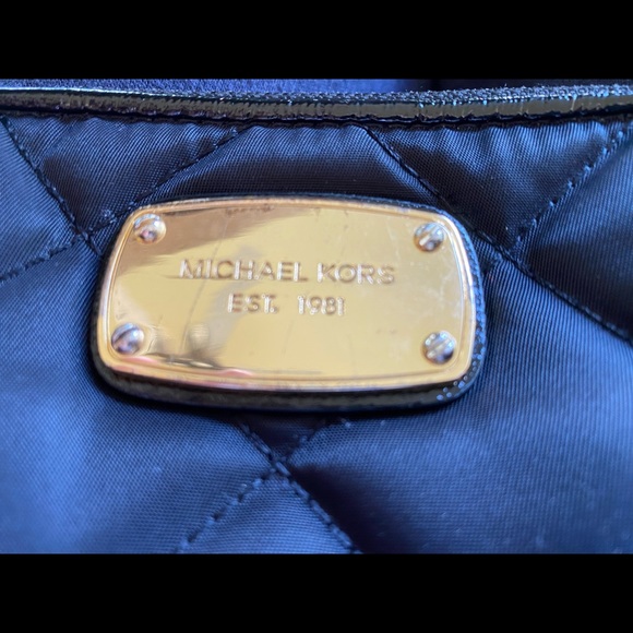 SOLD!!! Michael Kors Nylon Make-Up Cosmetic Bag Black - Picture 8 of 10